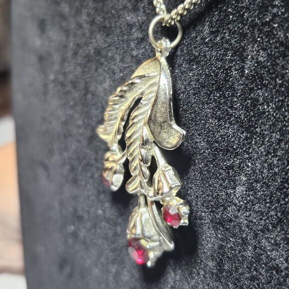 Vintage Red Aurora Borealis Crystal Floral Pendant Necklace Silver Tone 16" - Picture 5 of 15